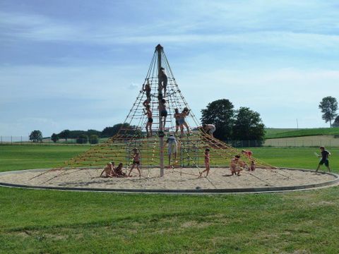 Kletterzelt im Naturfreibad Uttenweiler