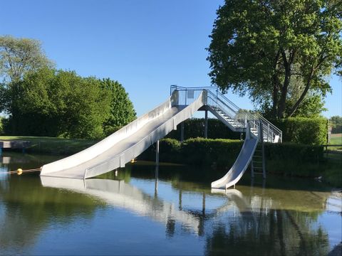 Rutschen im Naturfreibad Uttenweiler